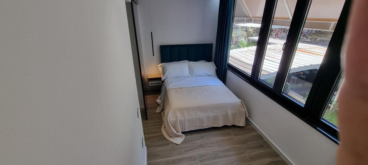 Deluxe Apartment Bllok Тирана Екстер'єр фото