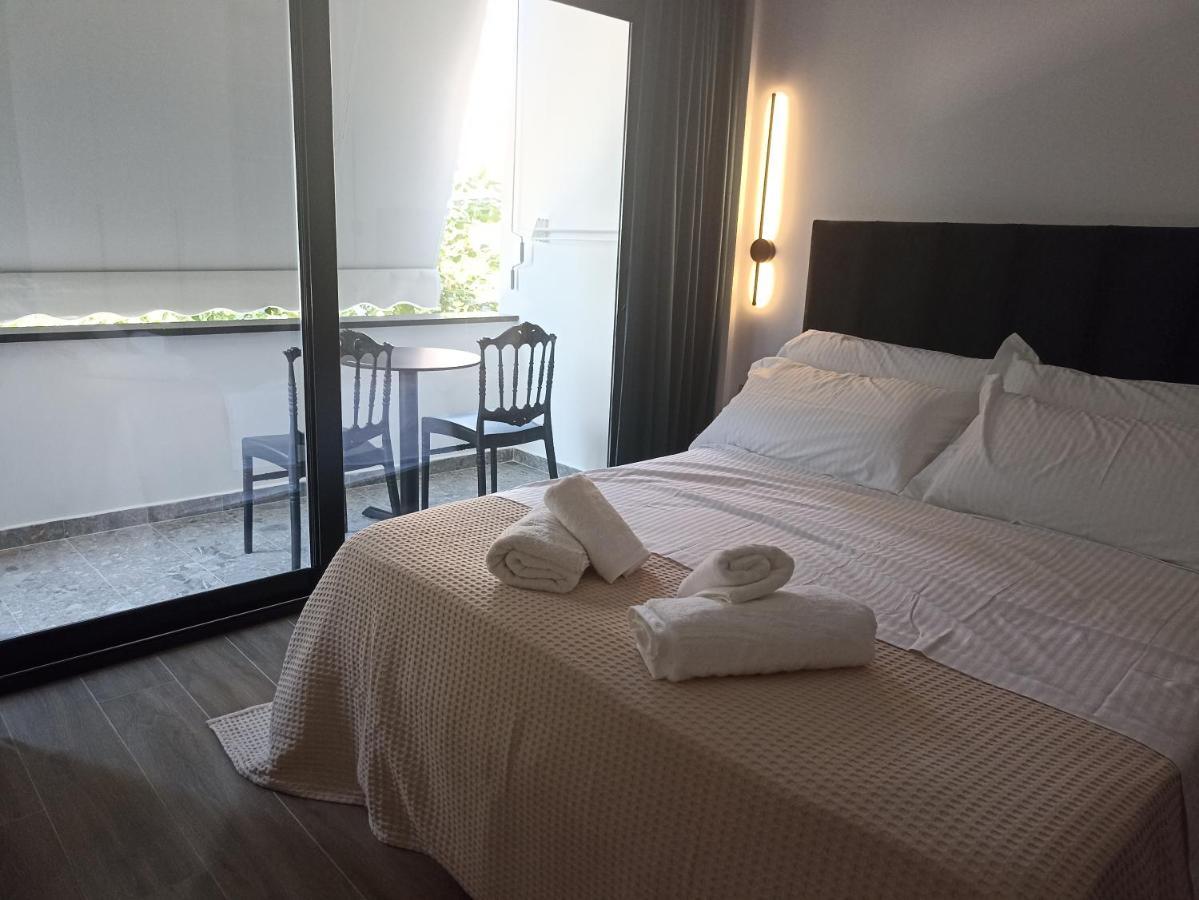 Deluxe Apartment Bllok Тирана Екстер'єр фото